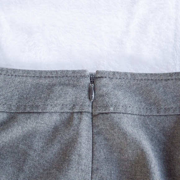 The Limited Stretch Gray Pants - Picture 4 of 6